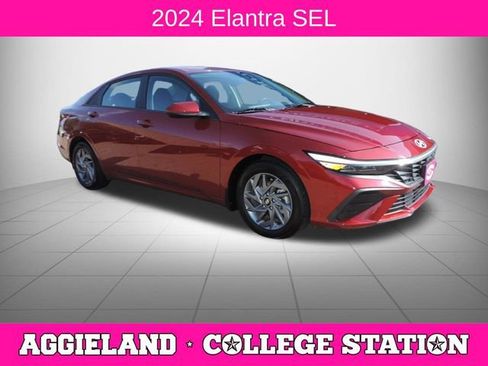 Used 2024 Hyundai Elantra SEL FWD image 1