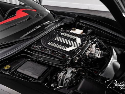 Used 2016 Chevrolet Corvette Z06 w/ 3LZ Preferred Equipment Group image 6