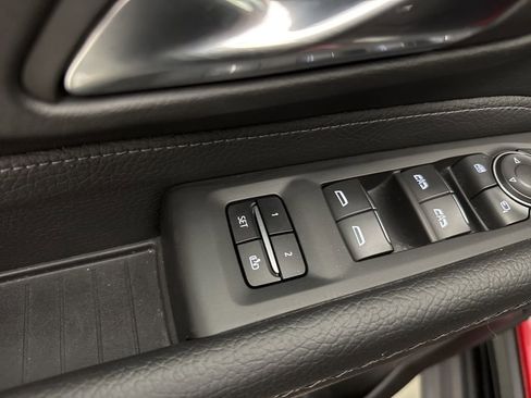 Used 2023 GMC Yukon Denali AWD/4WD image 38