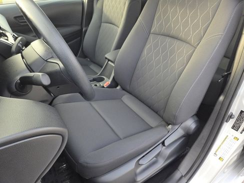 Used 2025 Toyota Corolla LE image 6