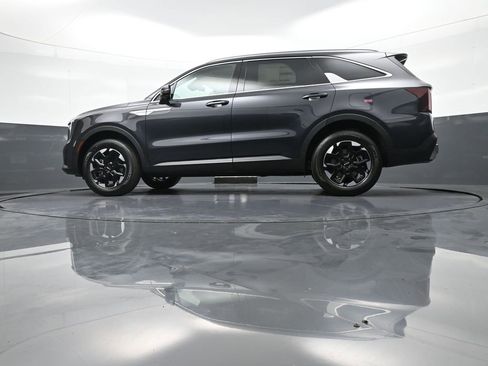 New 2025 Kia Sorento S image 32