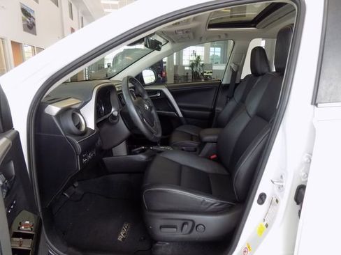 Used 2017 Toyota RAV4 Platinum FWD image 18