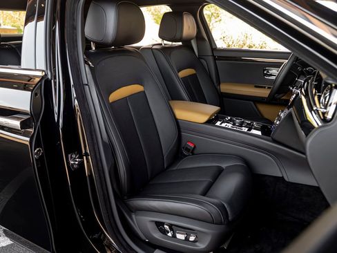 Certified 2026 Rolls-Royce Ghost AWD/4WD image 32