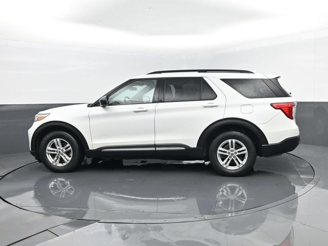 Used 2020 Ford Explorer XLT w/ Equipment Group 202A AWD/4WD image 30