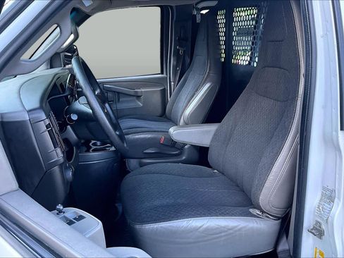 Used 2022 GMC Savana 2500 w/ Driver Convenience Package RWD image 9