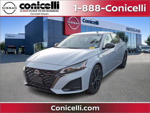 Used 2023 Nissan Altima 2.5 SR image 1