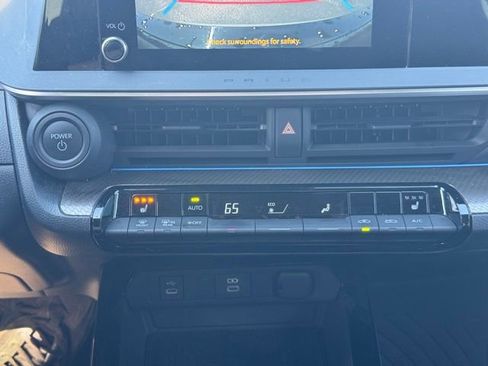 Used 2025 Toyota Prius XLE FWD image 24