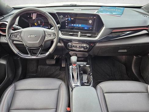 Used 2024 Chevrolet Trax RS w/ Sunroof Package FWD image 16