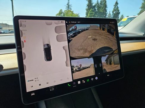 Used 2023 Tesla Model Y Long Range AWD/4WD image 32