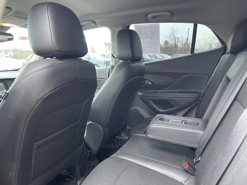 Used 2021 Buick Encore Preferred AWD/4WD image 10