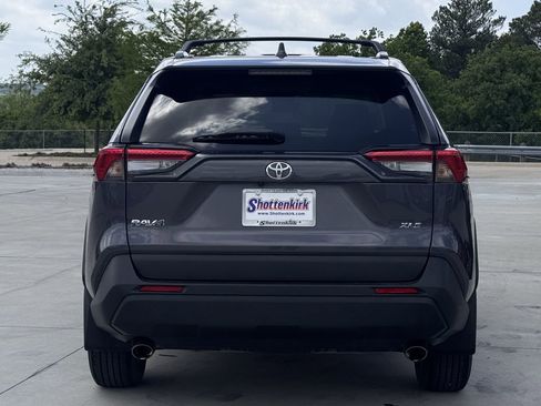 Used 2023 Toyota RAV4 XLE w/ Convenience Package image 5