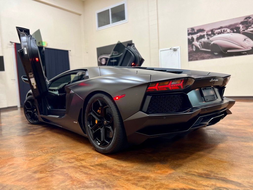 Used 2012 Lamborghini Aventador LP 700-4 AWD/4WD image 2