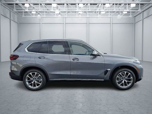 New 2026 BMW X5 xDrive40i w/ Premium Package image 4