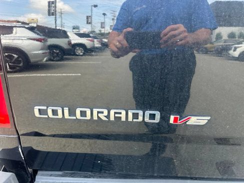 Used 2019 Chevrolet Colorado W/T w/ WT Convenience Package AWD/4WD image 8