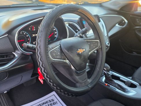 Used 2021 Chevrolet Malibu LT image 15