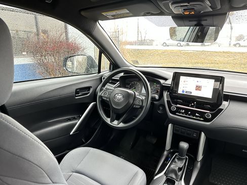 Used 2025 Toyota Corolla Cross AWD Hybrid image 25