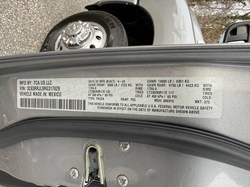 Used 2024 RAM 3500 Laramie image 29