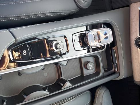 Used 2024 Volvo XC90 T8 Ultimate w/ Protection Package Premier image 40