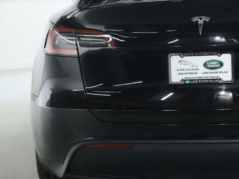 Used 2021 Tesla Model Y Long Range image 41