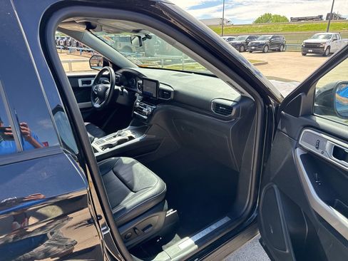 Used 2023 Ford Explorer Limited w/ Equipment Group 301A image 15