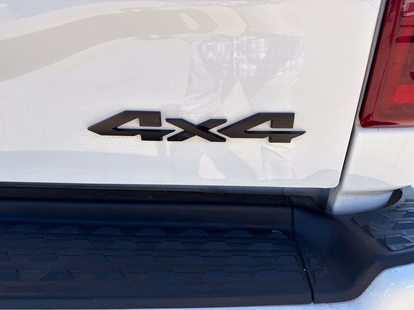 Used 2025 RAM 3500 Laramie AWD/4WD image 10