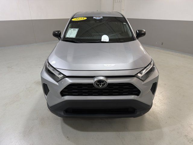 Used 2023 Toyota RAV4 LE FWD image 3