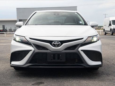 Used 2023 Toyota Camry SE image 8