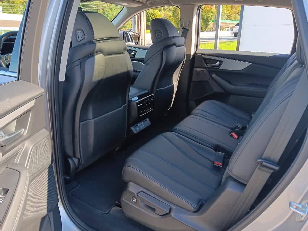 Used 2026 Acura MDX SH-AWD image 14