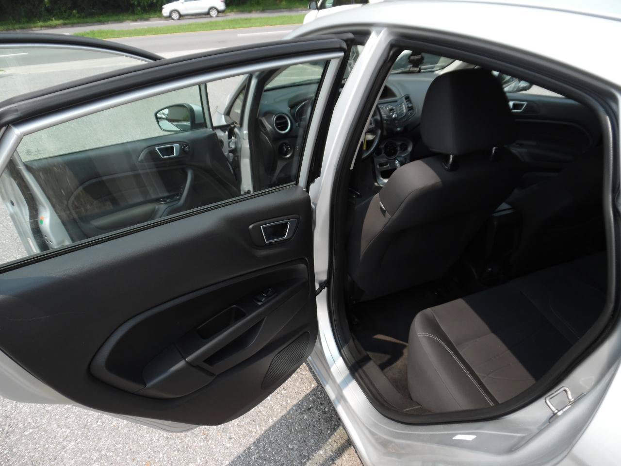 Used 2014 Ford Fiesta SE FWD image 17