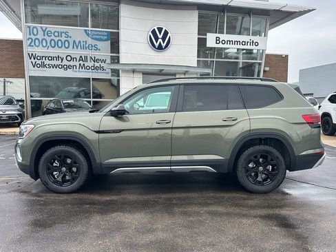 New 2026 Volkswagen Atlas Peak Edition AWD/4WD image 2