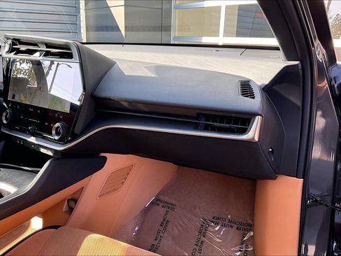 Used 2025 Lexus RZ 300e w/ Cold Area Package FWD image 16