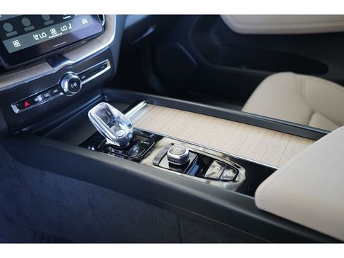 New 2026 Volvo XC60 B5 Plus w/ Protection Package Premier image 17