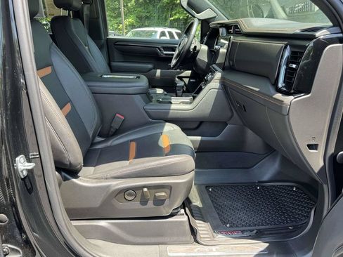 Used 2022 GMC Sierra 1500 AT4 w/ AT4 Premium Package AWD/4WD image 14