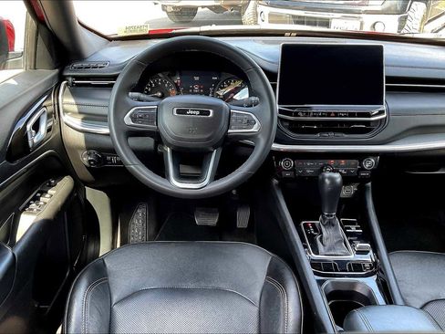 Used 2023 Jeep Compass Limited image 17