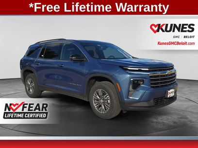 Used 2025 Chevrolet Traverse LT