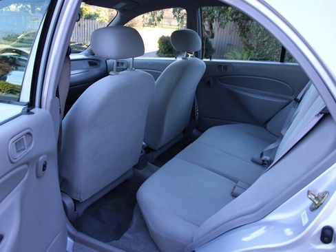 Used 2002 Ford Escort Sedan image 14