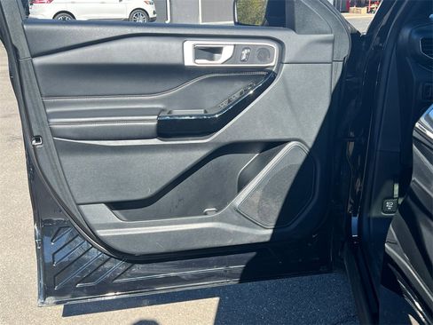Used 2023 Ford Explorer ST image 11