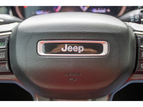 Used 2022 Jeep Grand Cherokee L Limited w/ Trailer Tow Group (B) AWD/4WD image 39
