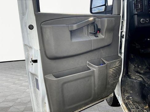 Used 2020 Chevrolet Express 3500 w/ Power Convenience Package RWD image 20