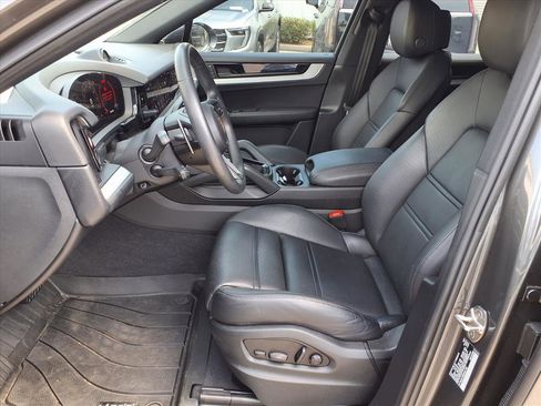 Used 2024 Porsche Cayenne Coupe AWD/4WD image 13