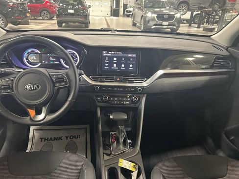 Certified 2021 Kia Niro LXS image 6