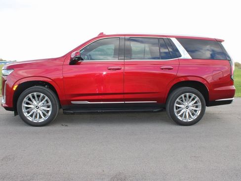 Used 2023 Cadillac Escalade Premium Luxury w/ Performance Package image 4