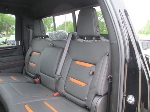 New 2026 GMC Sierra 2500 AT4 w/ AT4 Premium Plus Package AWD/4WD image 12