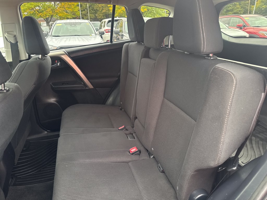 Used 2015 Toyota RAV4 XLE AWD/4WD image 35