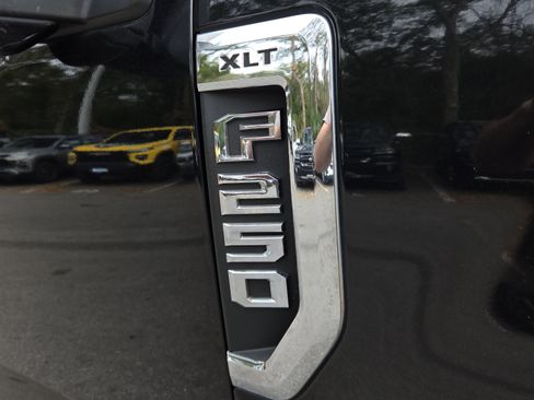 Used 2019 Ford F250 XLT w/ XLT Premium Package image 19