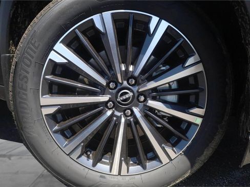 New 2026 Nissan Pathfinder Platinum AWD/4WD image 3