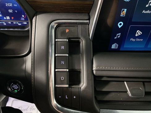 Used 2023 Chevrolet Suburban High Country w/ Advanced Technology Package AWD/4WD image 19