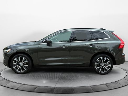 Used 2022 Volvo XC60 B5 Momentum w/ Protection Package Premier FWD image 4