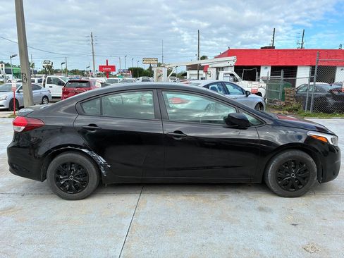 Used 2017 Kia Forte LX image 6