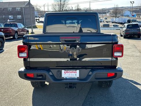 Used 2022 Jeep Gladiator Willys image 3